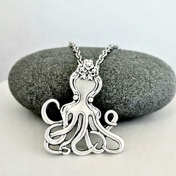 “Vintage Fork Octopus” Silverware Spoon Squid Octopod Kraken Tentacles Necklace - Picture 10 of 14
